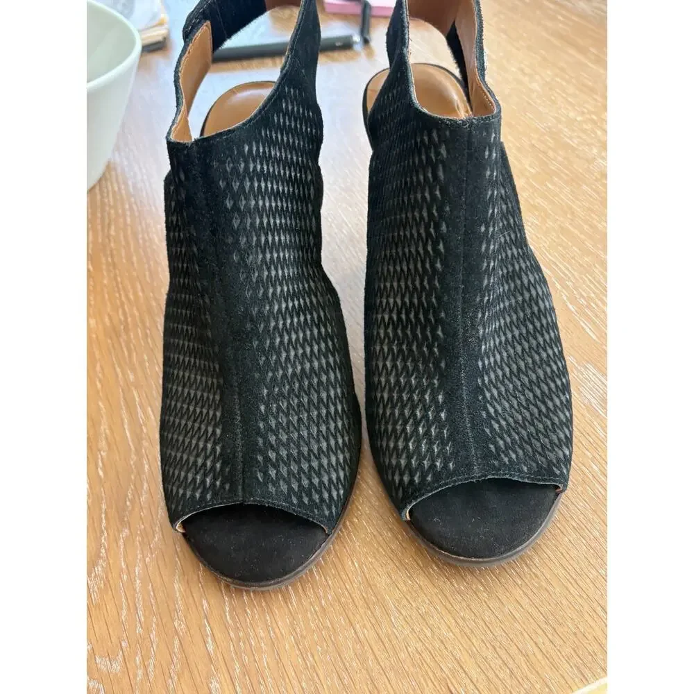 Arturo Chiang Janel Black Suede Perforated Slingback Block Heel Sandals Size 8M